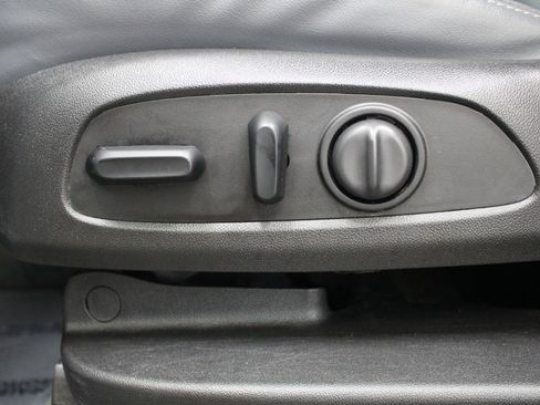 Used 2020 Buick Enclave Essence w/ Sound and Sites Package image 45