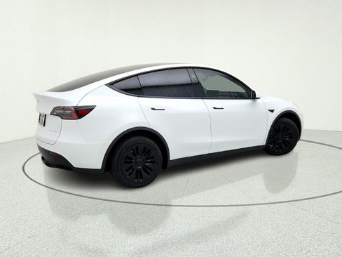 Used 2023 Tesla Model Y Long Range AWD/4WD image 8