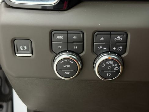 Used 2024 GMC Sierra 1500 Denali w/ Denali Reserve Package AWD/4WD image 15