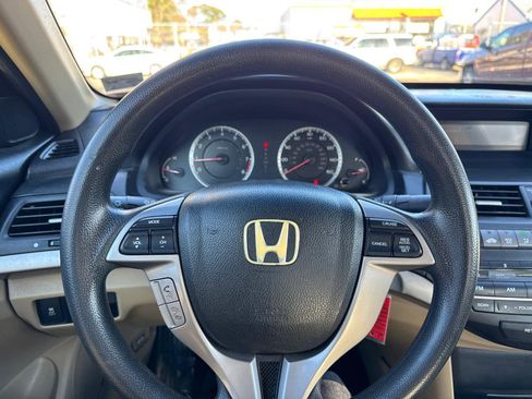 Used 2011 Honda Accord EX image 10