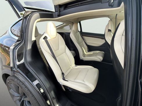 Used 2018 Tesla Model X P100D image 30