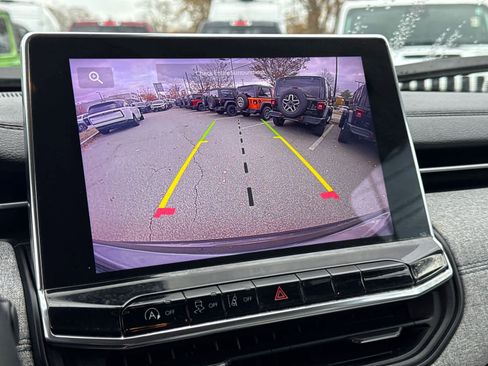 Used 2022 Jeep Compass Latitude w/ Convenience Group image 28