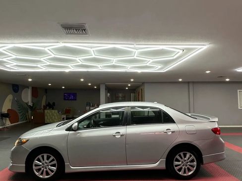 Used 2010 Toyota Corolla S image 3