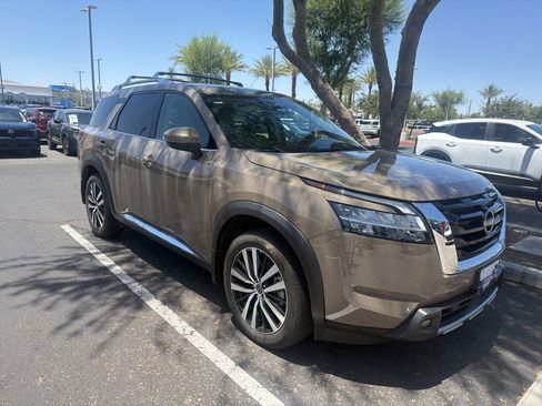 Certified 2024 Nissan Pathfinder Platinum w/ Cargo Package AWD/4WD image 3