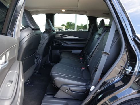 Certified 2026 INFINITI QX60 Luxe w/ Cargo Package FWD image 19