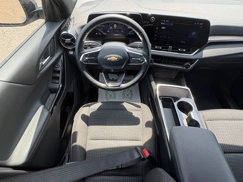 Used 2025 Chevrolet Equinox LT AWD/4WD image 11