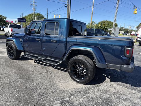 Used 2025 Jeep Gladiator Sport AWD/4WD image 12