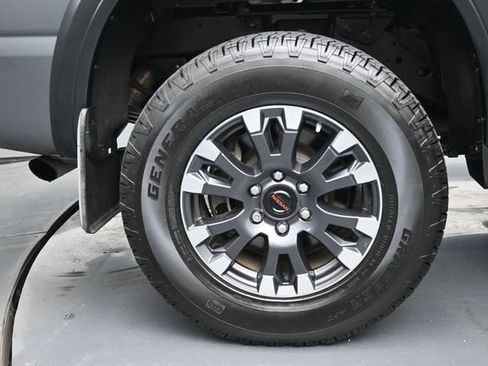 Used 2022 Nissan Titan PRO-4X w/ Pro-4x Convenience Package AWD/4WD image 41