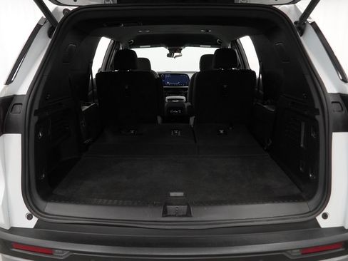 Used 2024 Chevrolet Traverse LT w/ Trailering Package FWD image 27