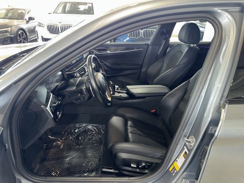 Used 2023 BMW 530e w/ Premium Package RWD image 19