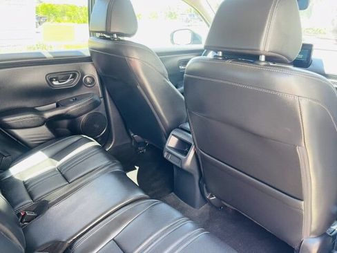Used 2024 Honda HR-V EX-L image 13