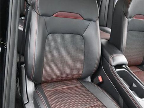 Used 2025 Nissan Kicks SR image 16