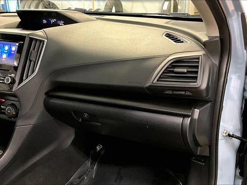 Used 2019 Subaru Crosstrek 2.0i Premium image 18