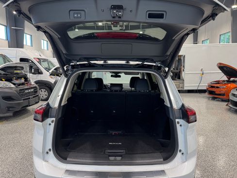Used 2025 Nissan Rogue Platinum w/ Tech Package AWD/4WD image 8