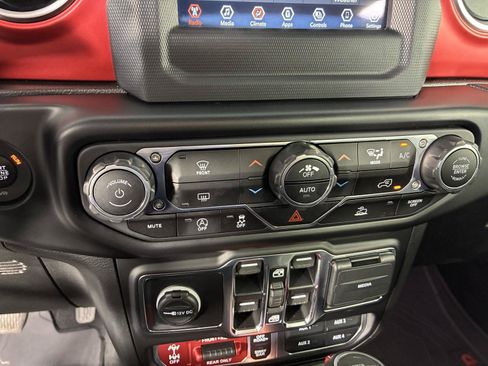Used 2021 Jeep Gladiator Rubicon w/ Trailer Tow Package AWD/4WD image 33