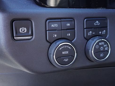 Used 2025 Chevrolet Silverado 1500 LT Trail Boss image 18