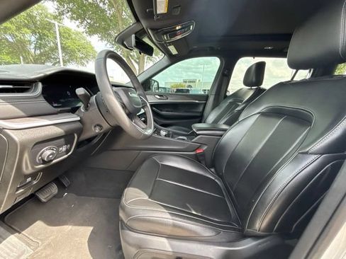 Used 2024 Jeep Grand Cherokee L Limited w/ Luxury Tech Group II AWD/4WD image 10