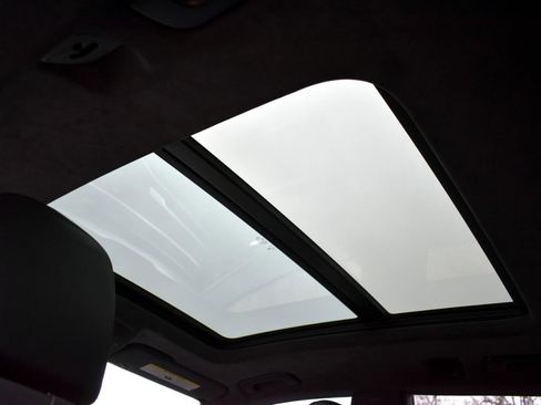 Used 2019 Audi Q8 Prestige w/ Luxury Package image 29