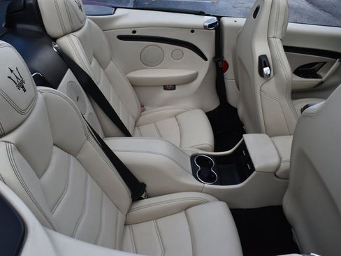 Used 2016 Maserati GranTurismo Sport image 41