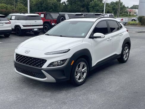 Certified 2022 Hyundai Kona SEL w/ Convenience Package FWD image 3