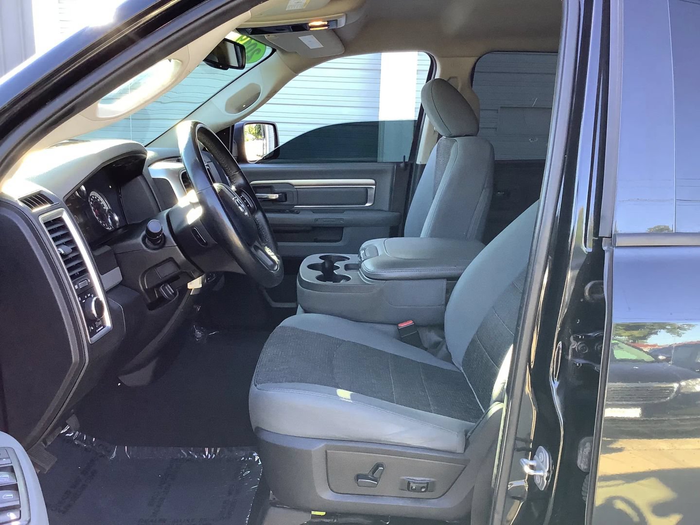 Used 2019 RAM 1500 Classic SLT w/ Luxury Group AWD/4WD image 21
