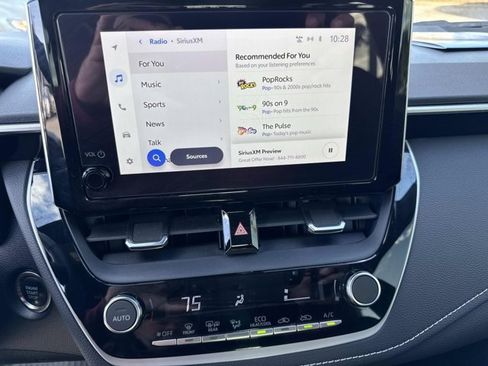 Certified 2025 Toyota Corolla SE image 27