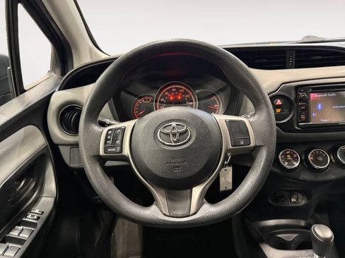 Used 2017 Toyota Yaris L image 13