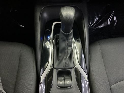 Used 2021 Toyota Corolla LE FWD image 36
