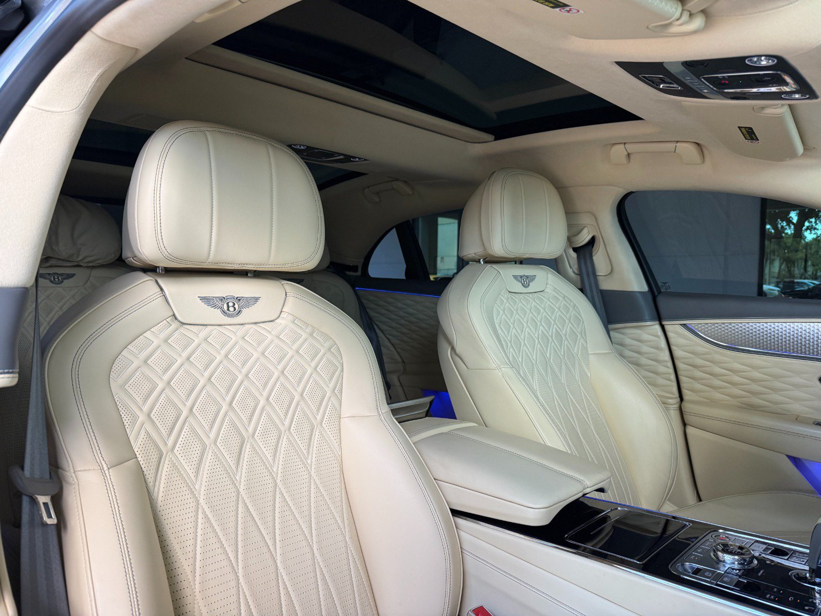 Used 2023 Bentley Flying Spur V8 AWD/4WD image 33