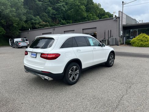 Used 2018 Mercedes-Benz GLC 300 4MATIC image 3