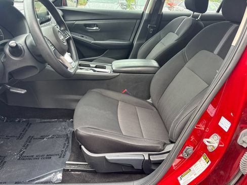 Used 2024 Nissan Sentra SV FWD image 9
