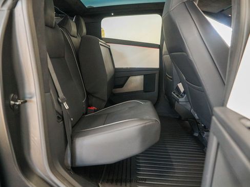 Used 2024 Tesla Cybertruck AWD Crew Cab image 26