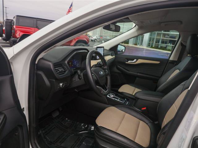 Certified 2022 Ford Escape Titanium w/ Titanium Premium Package FWD image 3