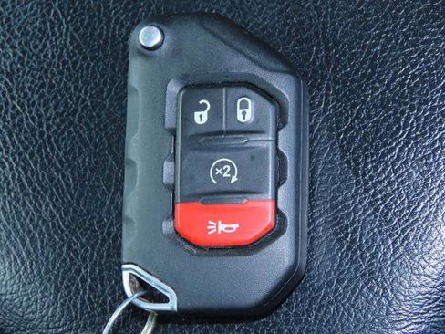 Used 2023 Jeep Gladiator Overland w/ Popular Equipment Package image 33