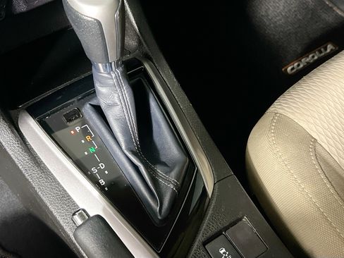 Used 2014 Toyota Corolla LE image 24