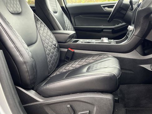 Used 2024 Ford Edge Titanium image 17