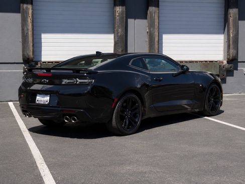 Used 2017 Chevrolet Camaro SS RWD image 3