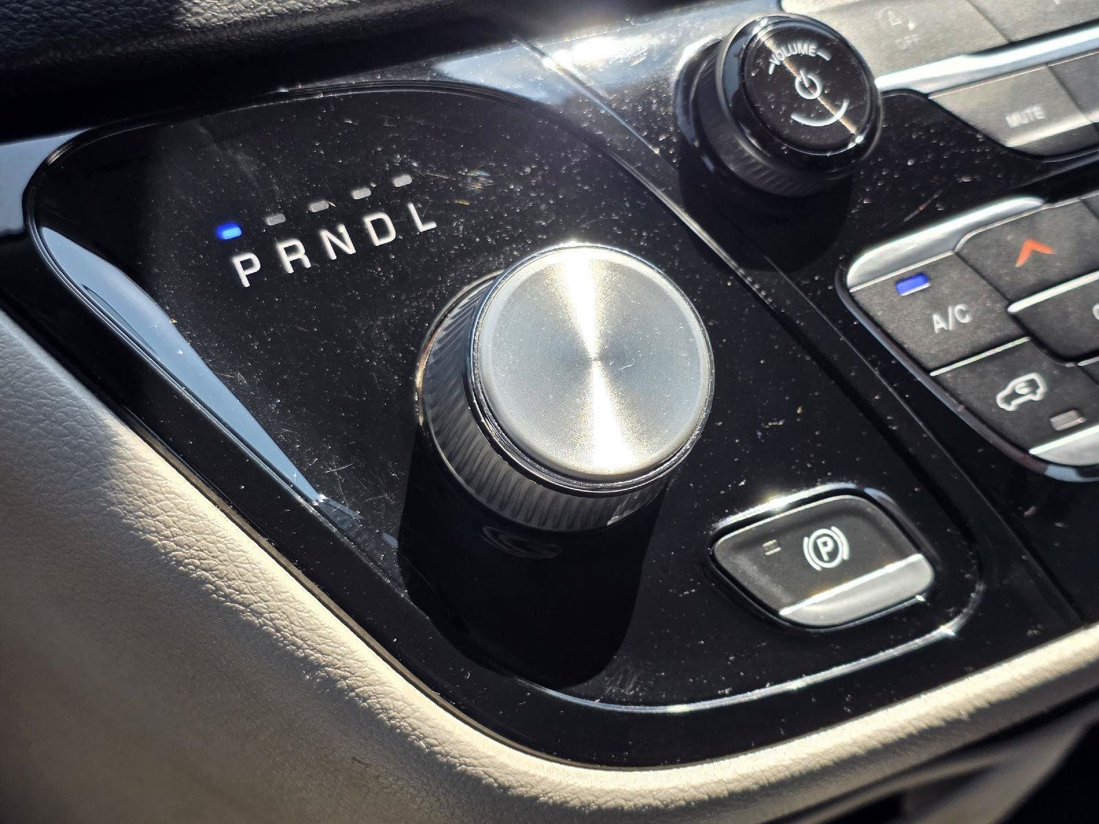 Used 2022 Chrysler Pacifica Touring-L FWD image 15