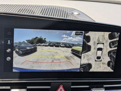 New 2024 Hyundai Elantra Limited image 25