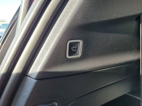 Used 2023 Chrysler Pacifica Touring-L w/ S Appearance Package image 23