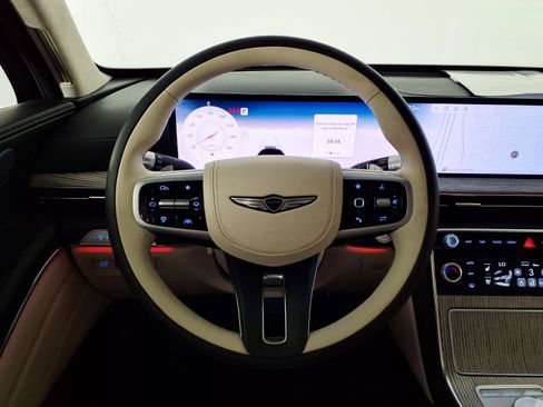 Certified 2025 Genesis GV80 3.5T Prestige AWD/4WD image 15