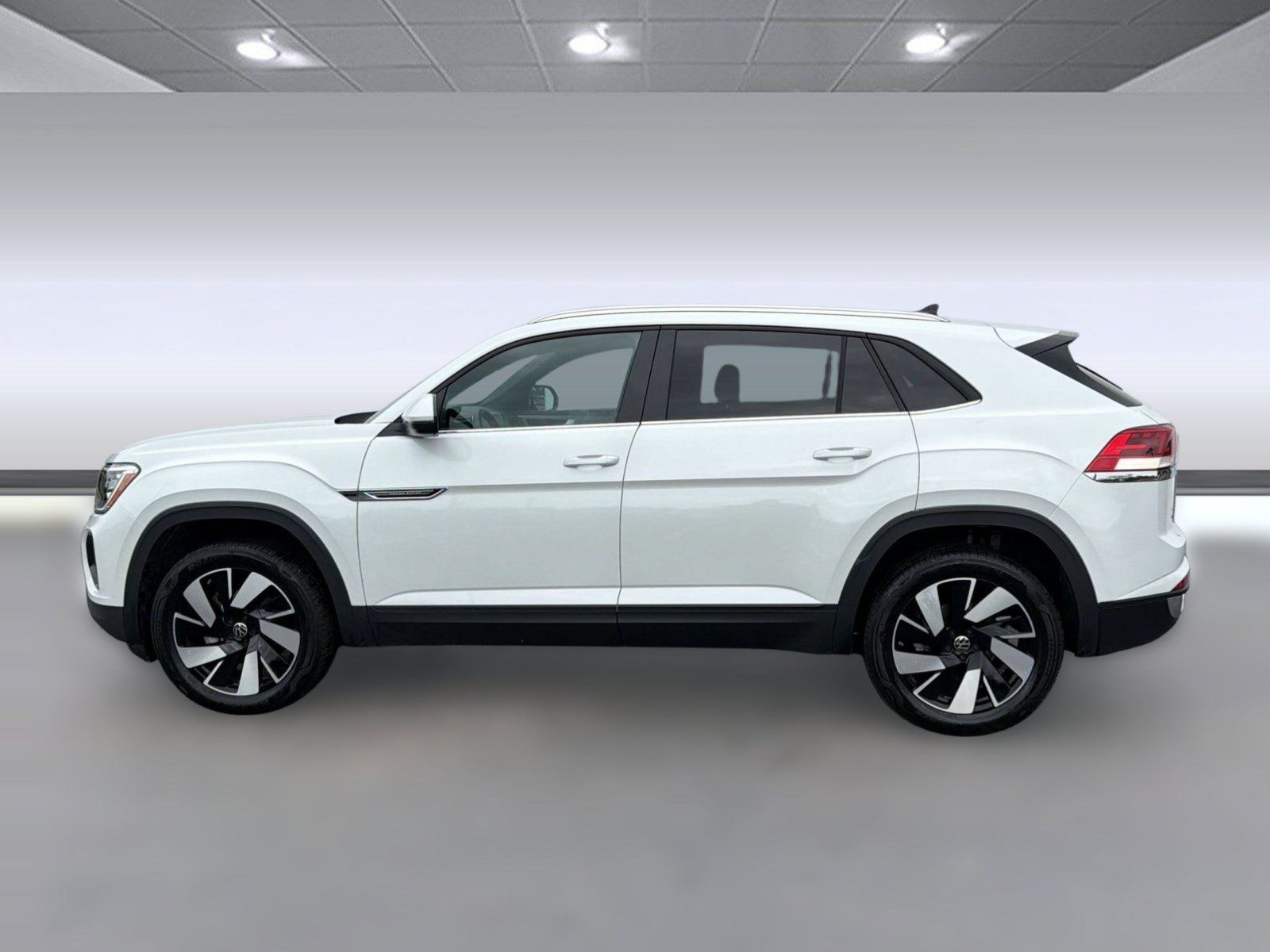 Used 2026 Volkswagen Atlas Cross Sport SE FWD image 2