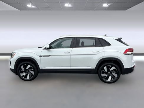 Used 2026 Volkswagen Atlas Cross Sport SE FWD image 2