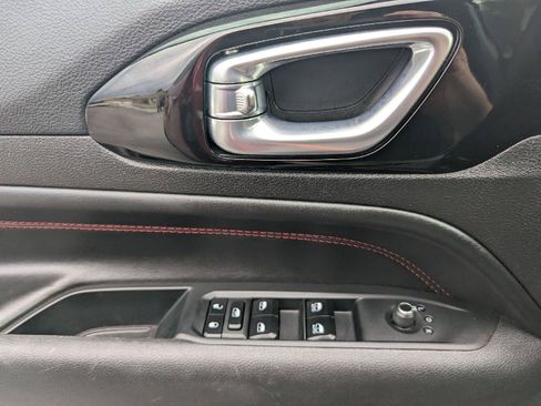 Used 2025 Jeep Compass Trailhawk AWD/4WD image 23