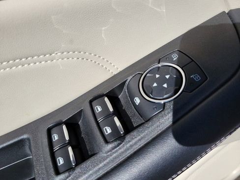 Used 2021 Ford Edge Titanium w/ Equipment Group 301A image 22