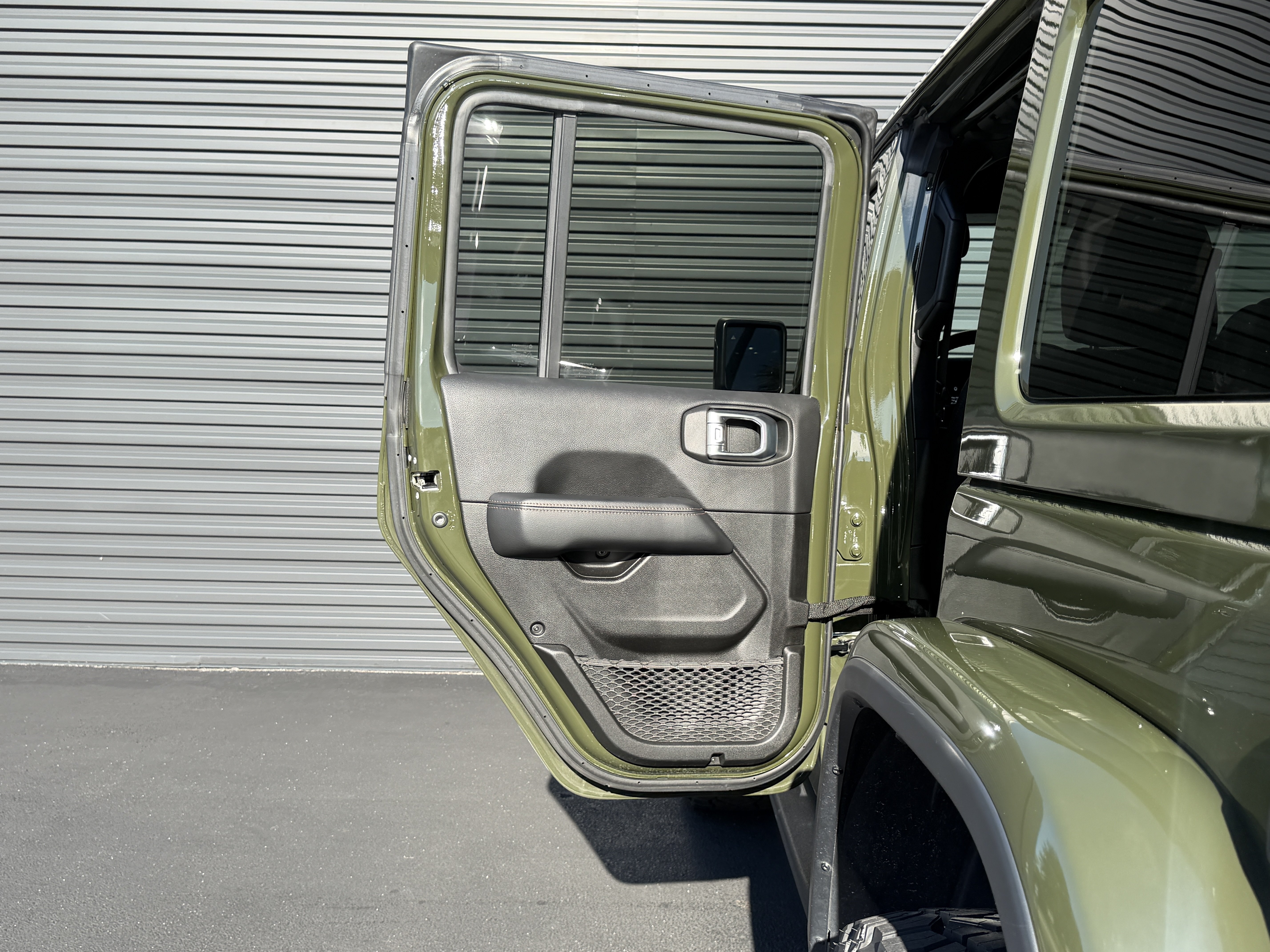 Used 2022 Jeep Wrangler Unlimited Rubicon AWD/4WD image 24