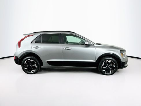 Used 2023 Kia Niro Wind FWD image 10