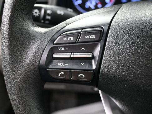 Used 2020 Hyundai Elantra SE image 17