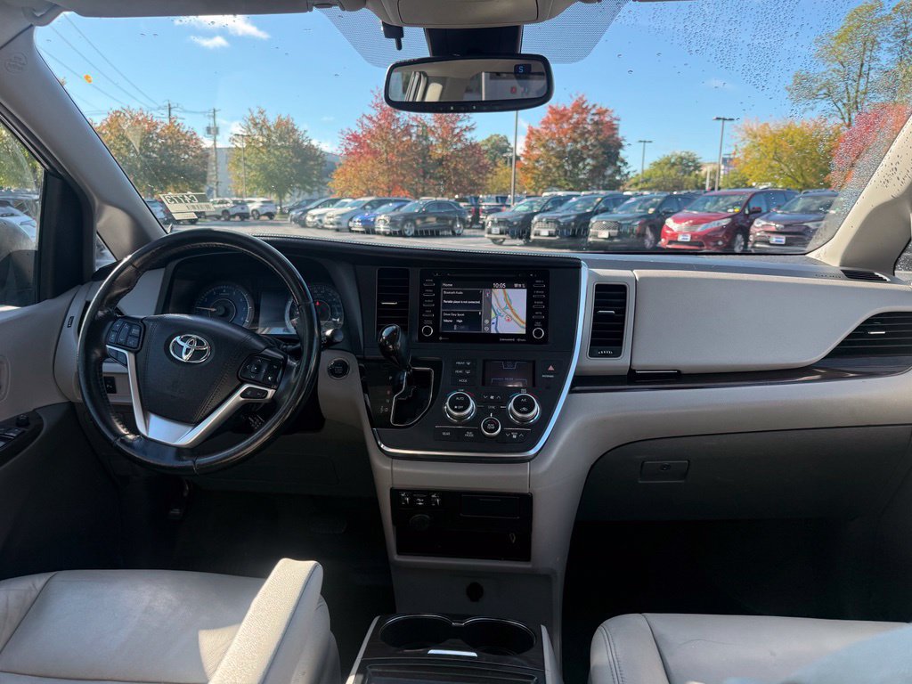 Used 2018 Toyota Sienna XLE w/ XLE Navigation Package AWD/4WD image 19