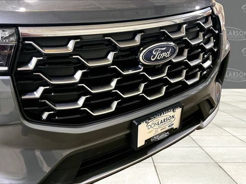 Certified 2025 Ford Explorer Platinum w/ Ultimate Package AWD/4WD image 11